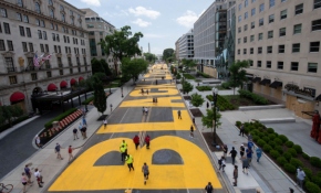 Beyaz Saray yakınına 'siyahların hayatı önemli' yazıldı