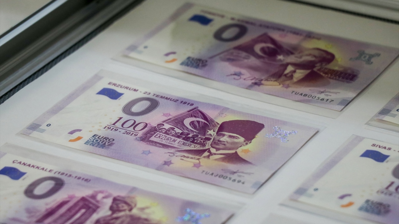 Honça, turizme de katkı sunacak Kemal Sunal paralarının internetten ve müze önlerinde bulunan "euromatik" cihazlarından satışa sunulduğunu sözlerine ekledi.