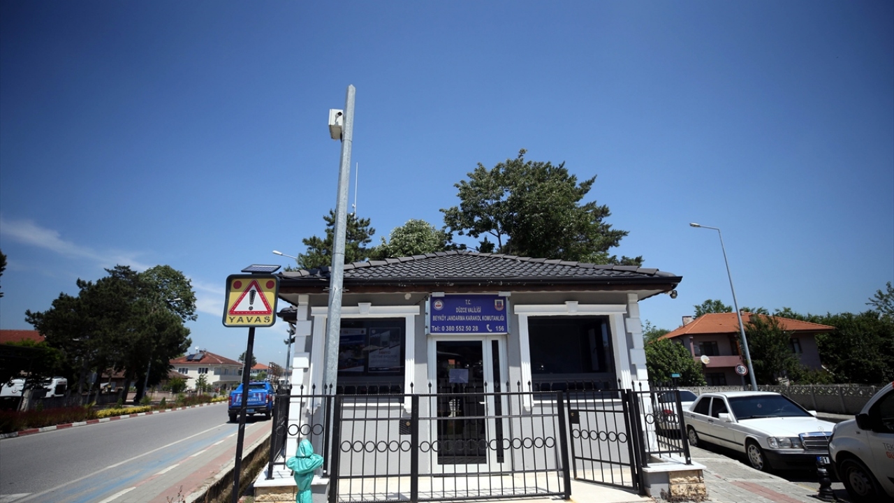 Yer darlığı ve nizamiye binasının yapılacağı alanda yaşları 40 ila 80 arasında değişen ağaçların bulunması dolayısıyla projede değişikliğe gidildi.