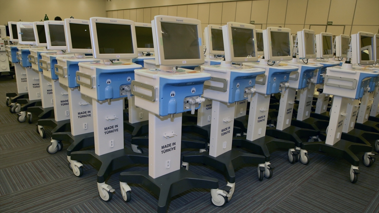 Sanayi ve Teknoloji Bakanı Mustafa Varank, Twitter hesabından, Brezilya`nın Sao Paulo eyaletine satılan solunum cihazlarının teslim alınmasına ilişkin görüntüleri paylaştı.