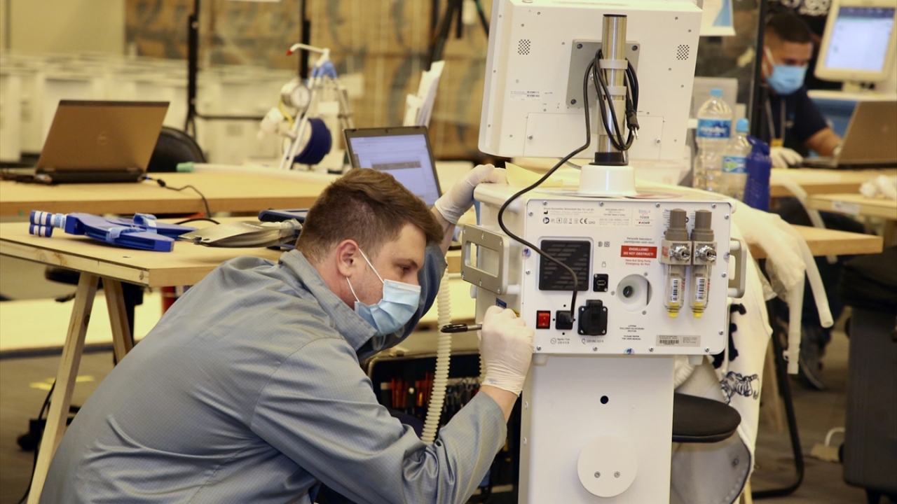 Nüfusu 210 milyonu aşan Brezilya, dünyada ABD`nin ardından en çok Kovid-19 vakasının görüldüğü ülke olarak öne çıkıyor.