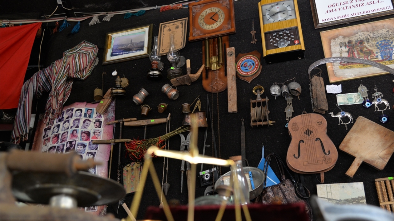 Farklı şehirlerden bu işin meraklılarının internet aracılığıyla birbirini bulduğunu ifade eden Çınar, ürün bilgilerini paylaşıp alışveriş yapabildiklerini dile getirdi.