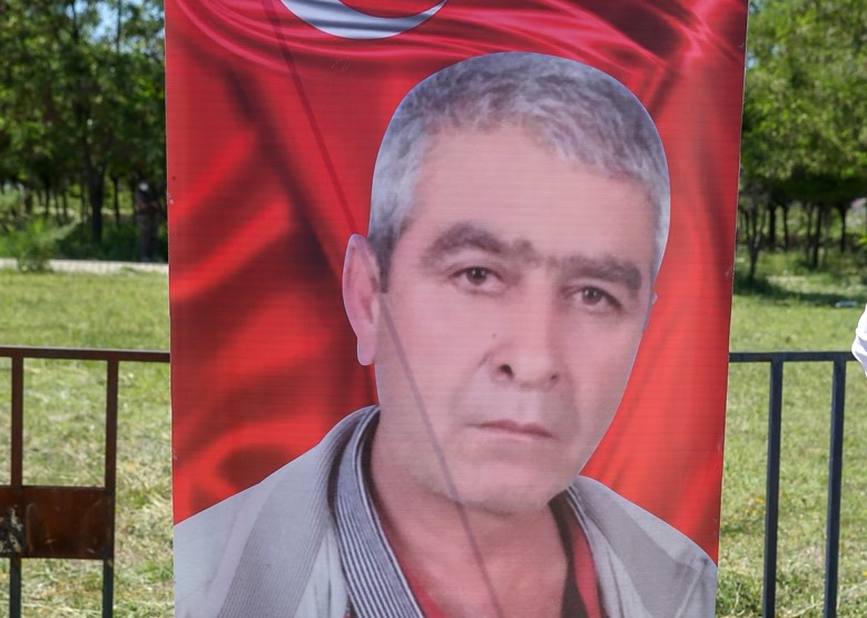 Saldırıda işçilerden araçta bulunan işçiler Murat Yağdıran ile Emrah Baran şehit olmuş, 8 işçi yaralanmıştı. 