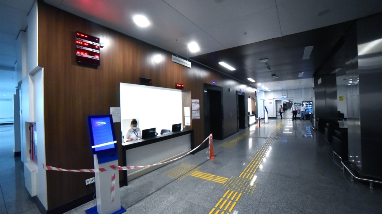 Mersin, 5 salgın hastanesi ve tedbirlere büyük oranda uyulmasıyla Covid-19 vakalarının en az görüldüğü iller arasında yer aldı.