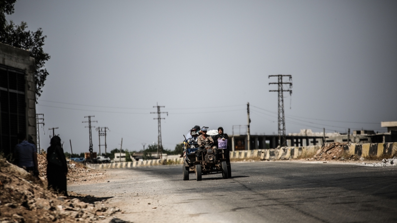 Hava saldırıları sabah saatlerine kadar devam etti.