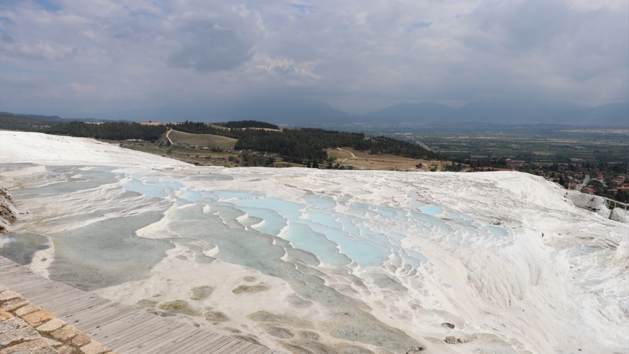 8 günlük süreçte ören yerine 2 bin 78 kişinin giriş yaptığını anlatan Akyol, "Bölgemizde gözle görülür şekilde turistlerin yoğunluğu artmaya devam ediyor.