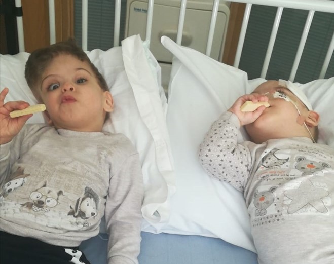 Yarın uçakla Türkiye`ye dönecek olacak Evrensel ailesi, evlatlarını ayrı ayrı kucaklarına almanın mutluluğunu yaşıyor.