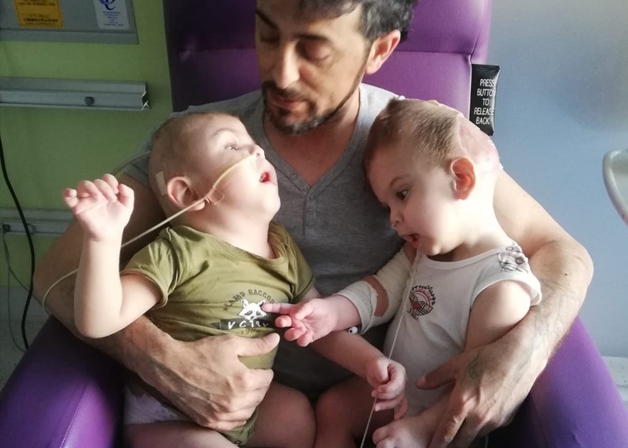 Baba Ömer Evrensel, çocuklarının sağlığına kavuşmasından duyduğu mutluluğu ifade etti.