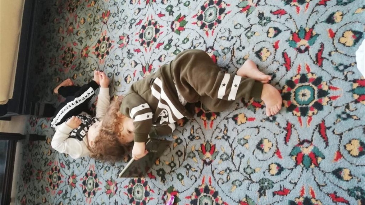 Alanya ilçesinde, 22 Haziran 2018`de sezaryenle dünyaya gelen, Fatma ve Ömer Evrensel çiftinin kafadan yapışık siyam ikizlerine, Derman ve Yiğit ismi verildi.