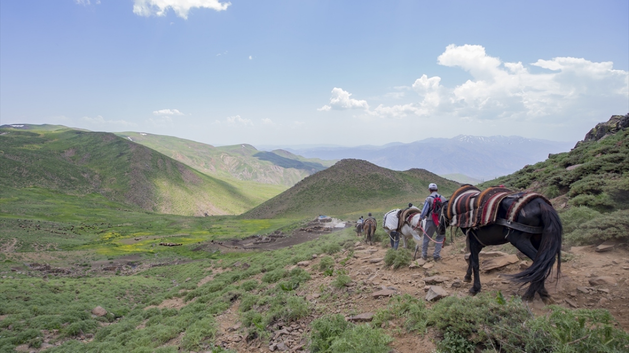 Yeni normal süreçte sakin rota arayışında olan yerli ve yabancı turistler için Gerendal Gölü ve çevresindeki doğal güzellikler, güzel bir alternatif sunuyor.