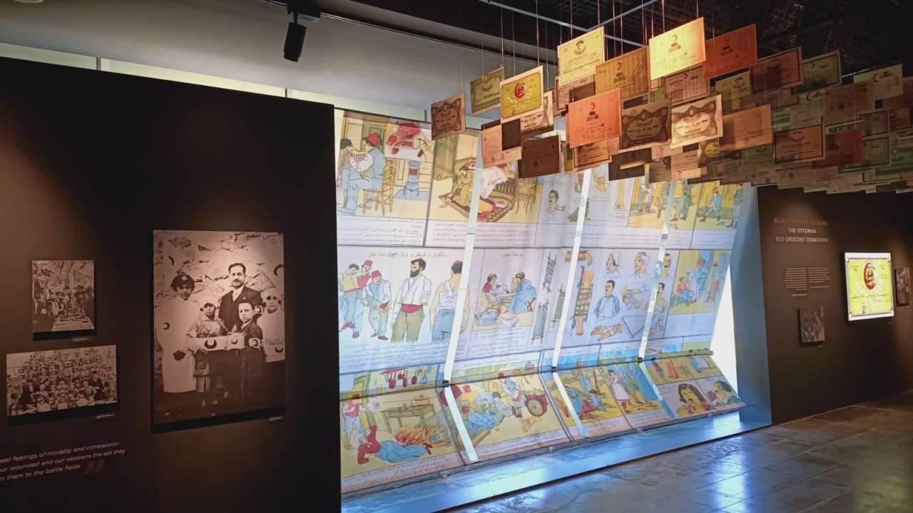 Sergi, Kızılay`ın Çanakkale Savaşlarındaki çalışmalarını ve geçmişin fedakarlıklarını bir kez daha gözler önüne seriyor.