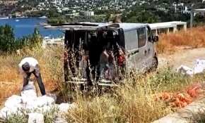 Yasak alana hafriyat döktüler, zabıtayı görünce geri yüklediler