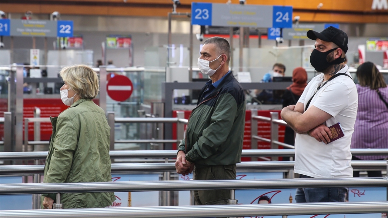 Bu seferlere, karşılıklı uçuş gerçekleştirilen ülkelerin yetkili makamlarınca belirlenen şartları taşıyan yolcular alınabiliyor. 