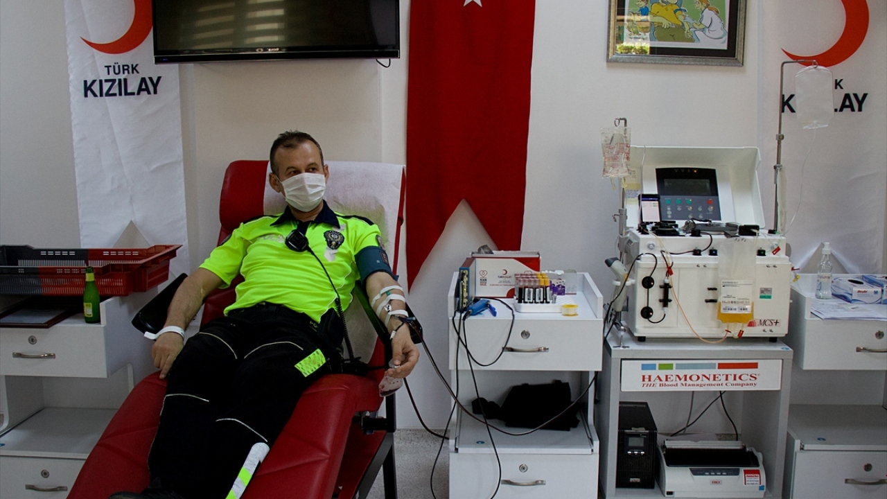 Samsun İl Emniyet Müdürlüğü Trafik Denetleme Şubesi Motorize Timlerde görevli polis memuru Gülcan`a martta koronavirüs bulaştı.