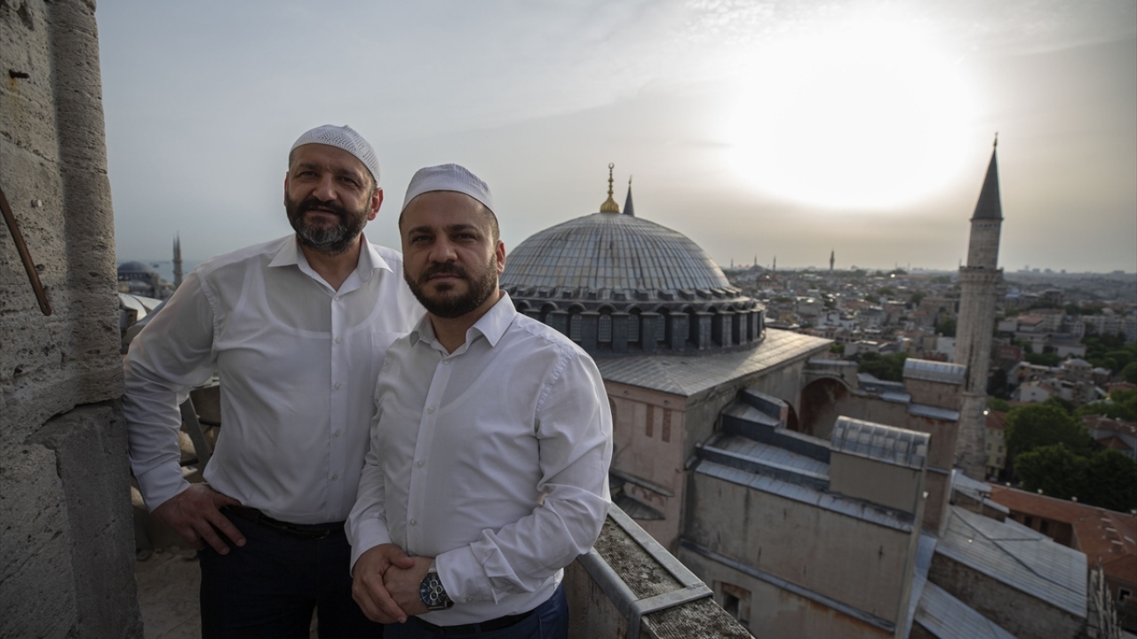 Musiki dersleri alan, boks yapan, hat sanatı gibi alanlarda uğraşan Soy, Ayasofya`daki imamlık tecrübesini anlattı.
