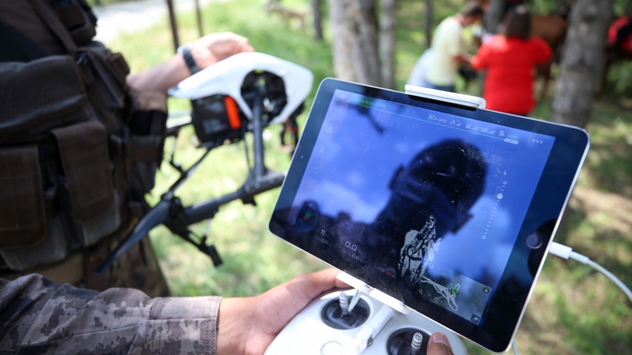 Ekipler ayrıca gece saatlerinde de termal drone ile kontrol yapmayı sürdürecek. 