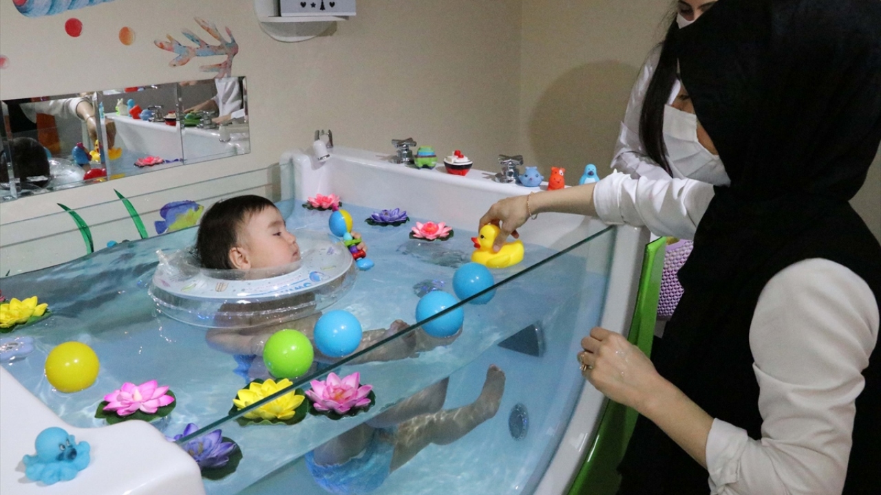 Gümüş, bebeklerin yaşadığı deneyimin hem kendilerini hem de ebeveynlerini mutlu ettiğini kaydetti.