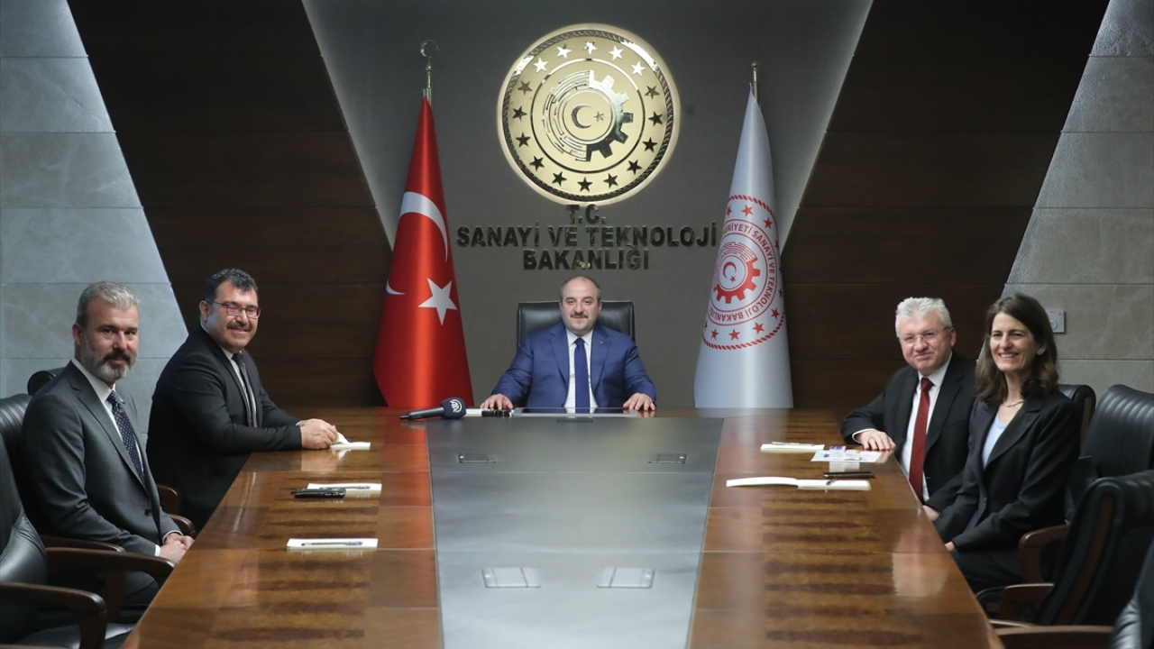 "Favipiravir isimli ilacın yerli sentezi" ruhsatlandırma aşamasına geldi.