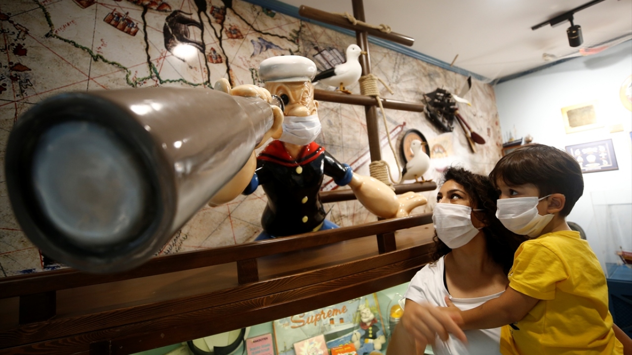 Bir dönem Dokuma Fabrikası`nın kreş binası olarak kullanılan ve daha sonra Kepez Belediyesince oyuncak müzesine dönüştürülen mekan, küçük büyük herkesin dikkatini çekiyor. 