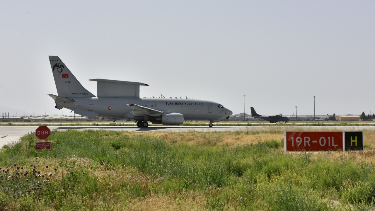 Milli Savunma Bakanlığından yapılan açıklamaya göre, Hava ve Deniz Kuvvetleri komutanlıklarına bağlı unsurlar tarafından Akdeniz`de açık deniz eğitimi icra edildi.