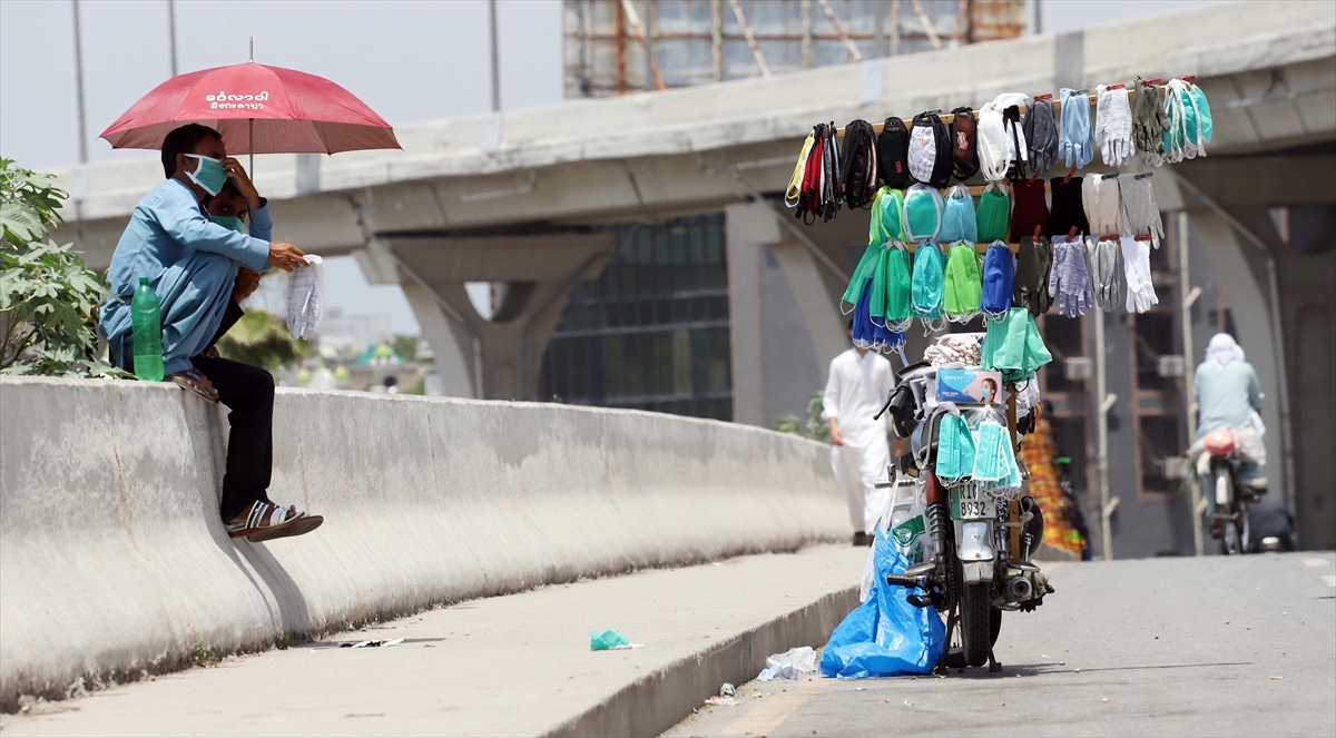 Worldometers sitesinde yer alan bilgilere göre, Pakistan, toplam vaka sayısında dünyada 15`inci, günlük vaka artışında ise ikinci sırada yer aldı. 
