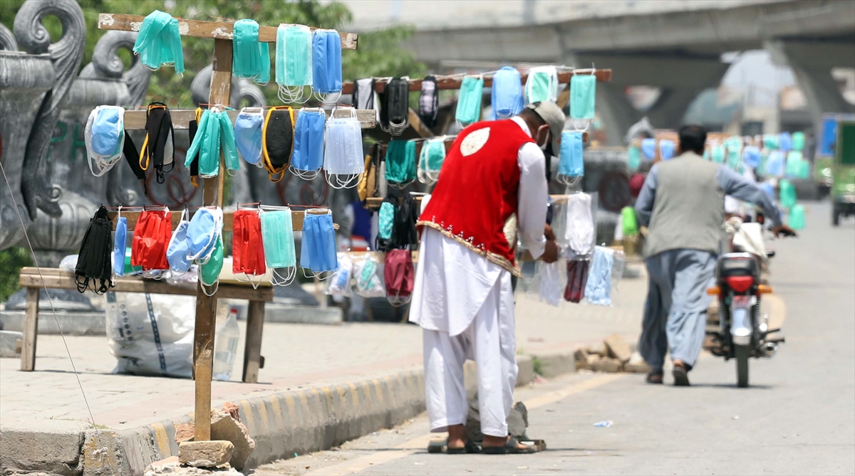 Pakistan`da virüsün ilk görüldüğü 26 Şubat`tan bu yana 40 bin 247 kişi ise virüse yakalandıktan sonra iyileşti.