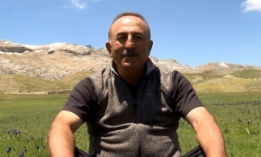Bakan Çavuşoğlu YouTube kanalında memleketini anlattı