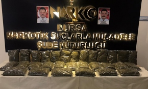 Polisten kaçan otomobilden 3 milyon lira değerinde uyuşturucu çıktı