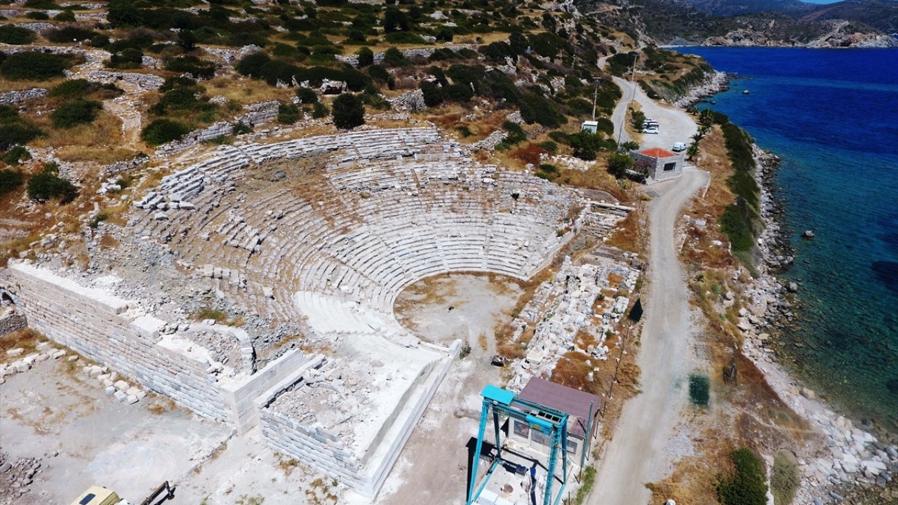 Knidos Antik Kenti Kazı Başkanı ve Selçuk Üniversitesi Edebiyat Fakültesi Arkeoloji Bölümü Öğretim Üyesi Prof. Dr. Ertekin Doksanaltı, Knidos Antik Kenti`nin ayağa kaldırılması için kentte önemli çalışmalar yaptıklarını söyledi.
