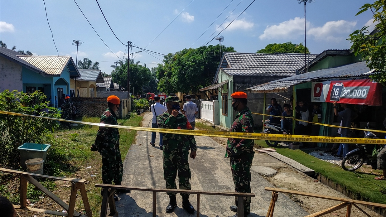 Endonezya Hava Kuvvetleri Halkla İlişkiler Bürosu Sorumlusu Fajar Adriyanto, pilotun güvenli şekilde kendini uçaktan fırlatarak kurtulduğunu belirterek, kazanın nedenine ilişkin soruşturma başlatıldığını ifade etti.