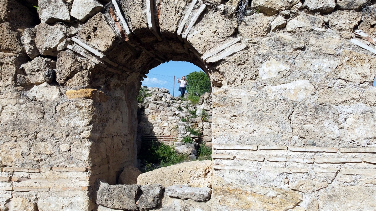 Karabük Valisi Fuat Gürel, yaptığı açıklamada, Hadrianaupolis Antik Kenti`nin bölgenin tarihi açısından çok önemli olduğunu söyledi. 