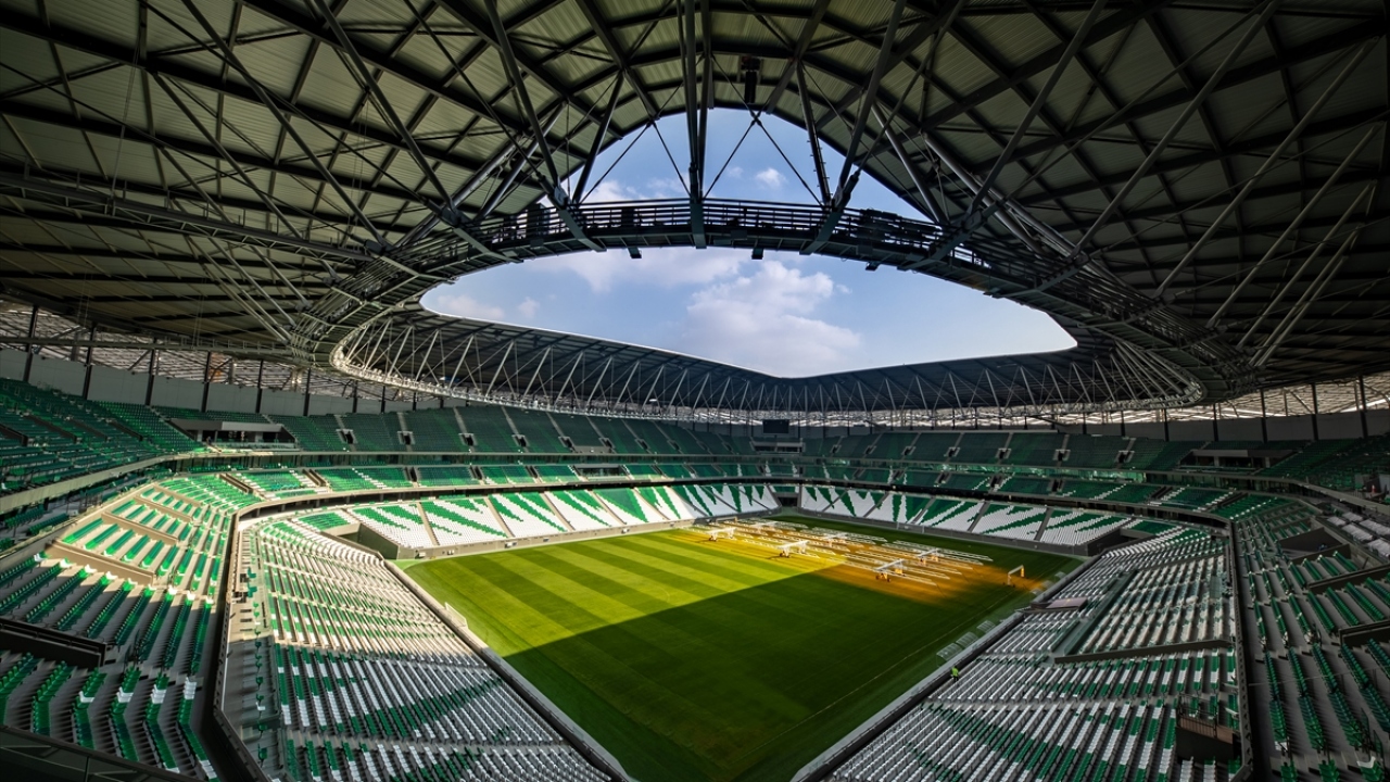 Açıklamada, Education City Stadı`ndaki çalışmanın tamamlanmasıyla ilgili beIN Sports (Katar) kanalında Arapça ve İngilizce olarak canlı yayın yapılacağı aktarıldı.  