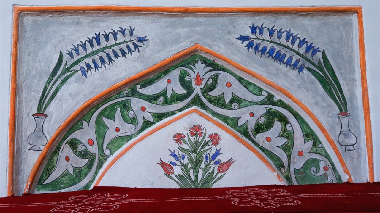 Vakıflar Genel Müdürü Burhan Ersoy, yaptığı açıklamada, dost ve kardeş ülke olarak nitelendirdiği Bosna Hersek`te ortak kültürel mirasın korunması ve kardeşlik bağlarının güçlendirilmesi için çalışmalarına hız kesmeden devam ettiklerini vurguladı.