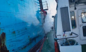 Kılavuz kaptanların dev dalgalarla mücadelesi