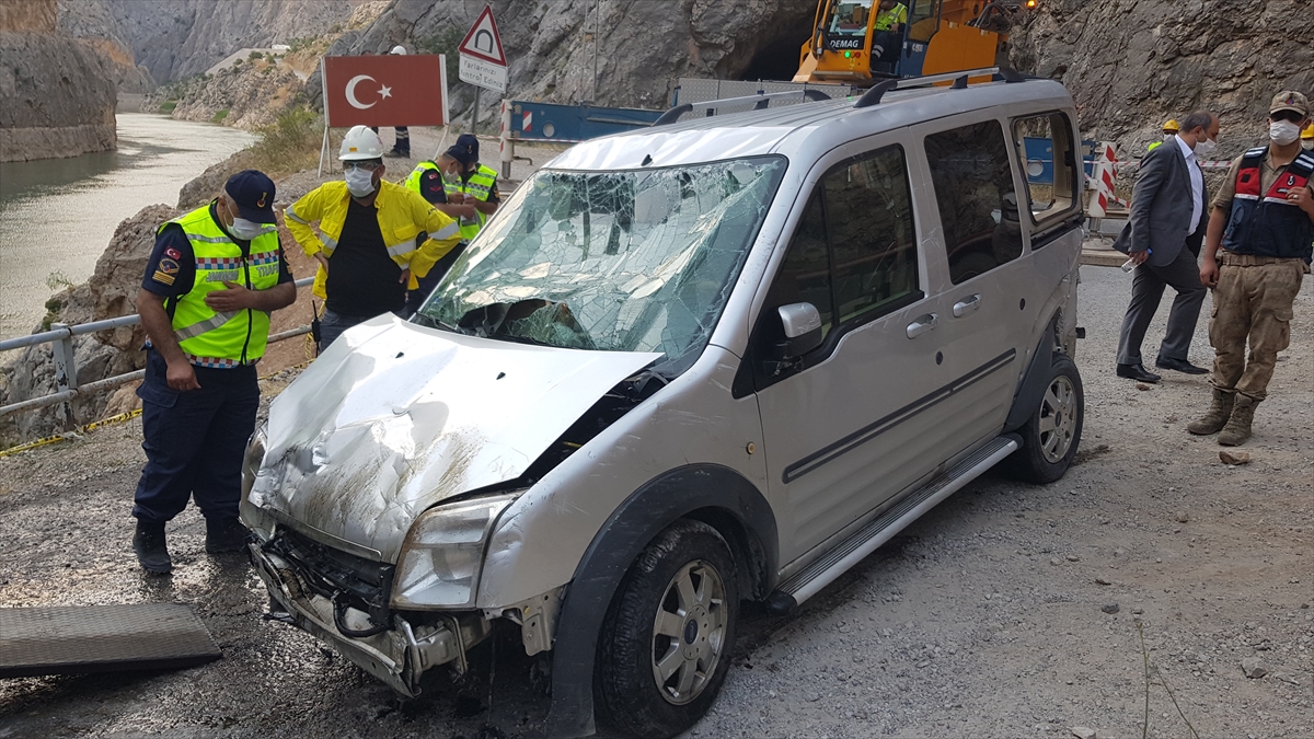 Erzincan`ın Kemaliye ilçesinde, 15 Haziran`da bir kamyonetin Karasu Nehri`ne düşmesi sonucu ikisi bebek 5 kişi hayatını kaybetmiş, 3 kişi de yaralanmıştı.