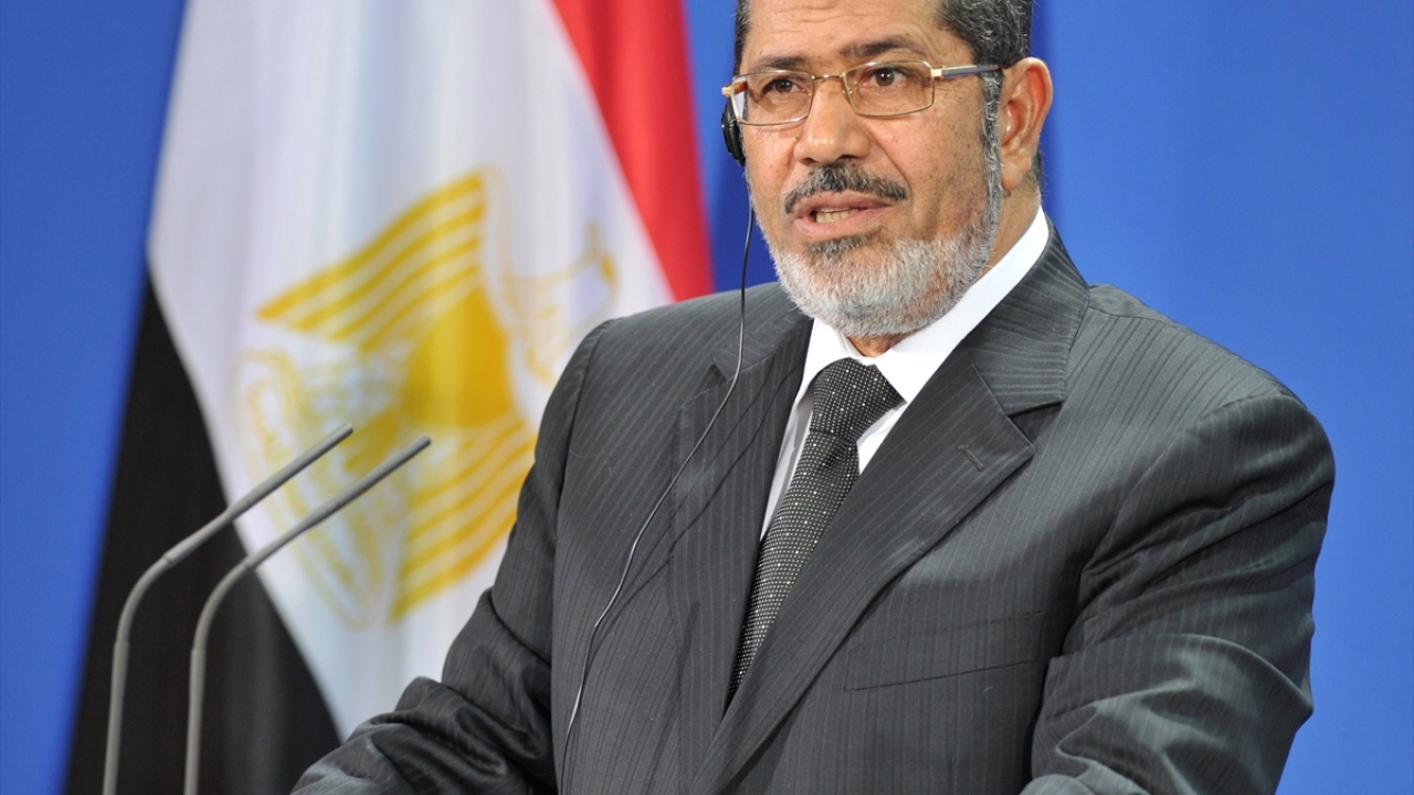 30 Ocak 2013`te Almanya`da resmi temaslarda bulunan Mursi, Almanya Başbakanı Merkel ile görüşmesi sonrası basın mensuplarına açıklamalarda bulundu. (Arşiv)