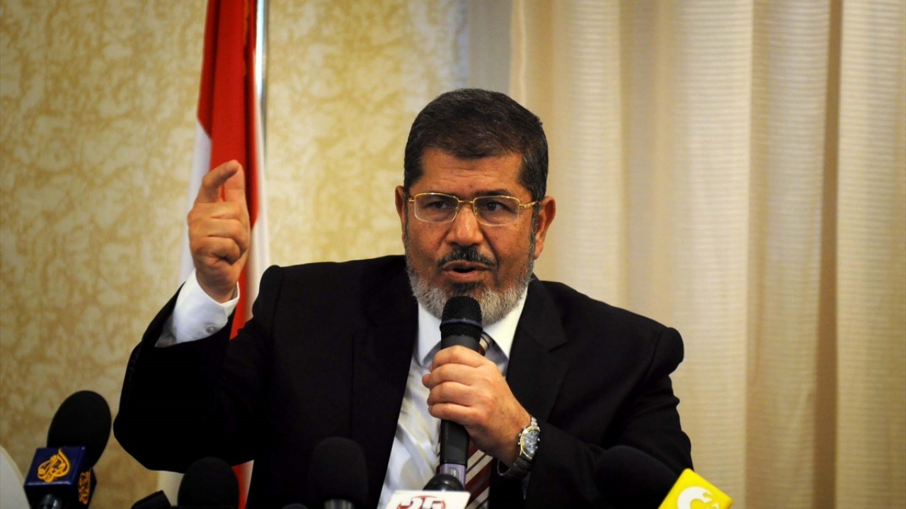 29 Mayıs 2012`de Hürriyet ve Adalet Partisi`nin (HAP) Cumhurbaşkanı adayı Mursi, basın toplantısı düzenledi. (Arşiv)