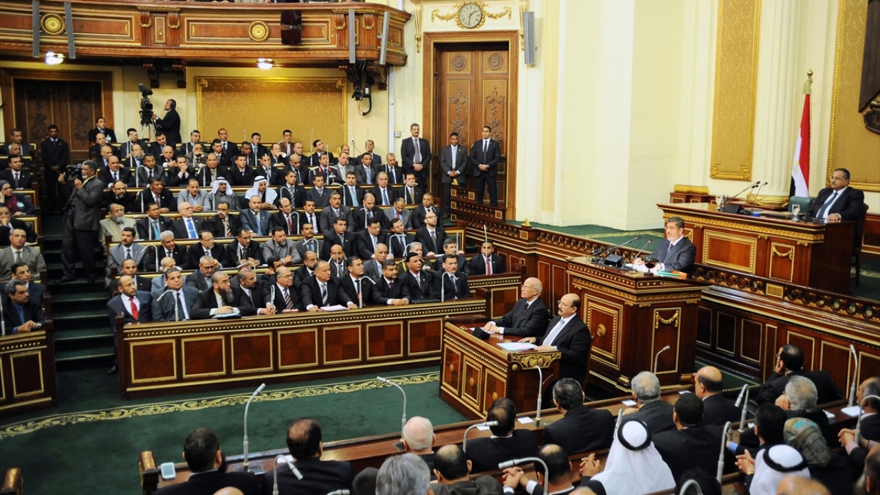 Mısır Cumhurbaşkanı Mursi, 29 Aralık 2012`de Şura Meclisi toplantısında konuşma yaptı. (Arşiv)