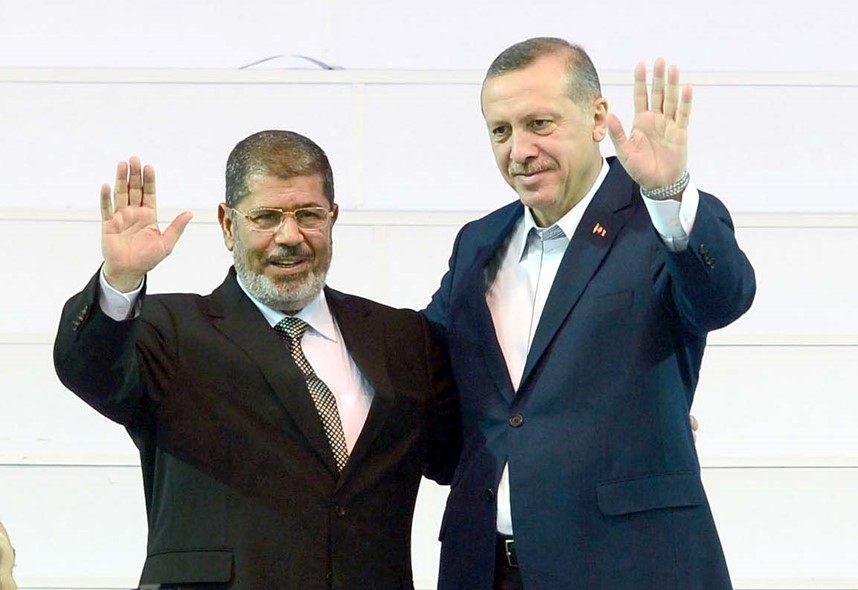 AK Parti Genel Başkanı ve Başbakan Recep Tayyip Erdoğan ile Mısır Cumhurbaşkanı Mursi, 30 Eylül 2012`de düzenlenen AK Parti 4. Büyük Olağan Kongresinde delegeleri selamladı. (Arşiv)