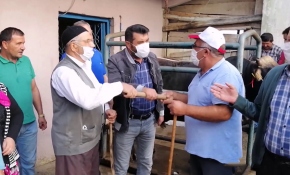 Koronavirüse karşı sopa ile kurban pazarlığı