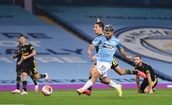 Manchester City, Arsenali 3 golle geçti