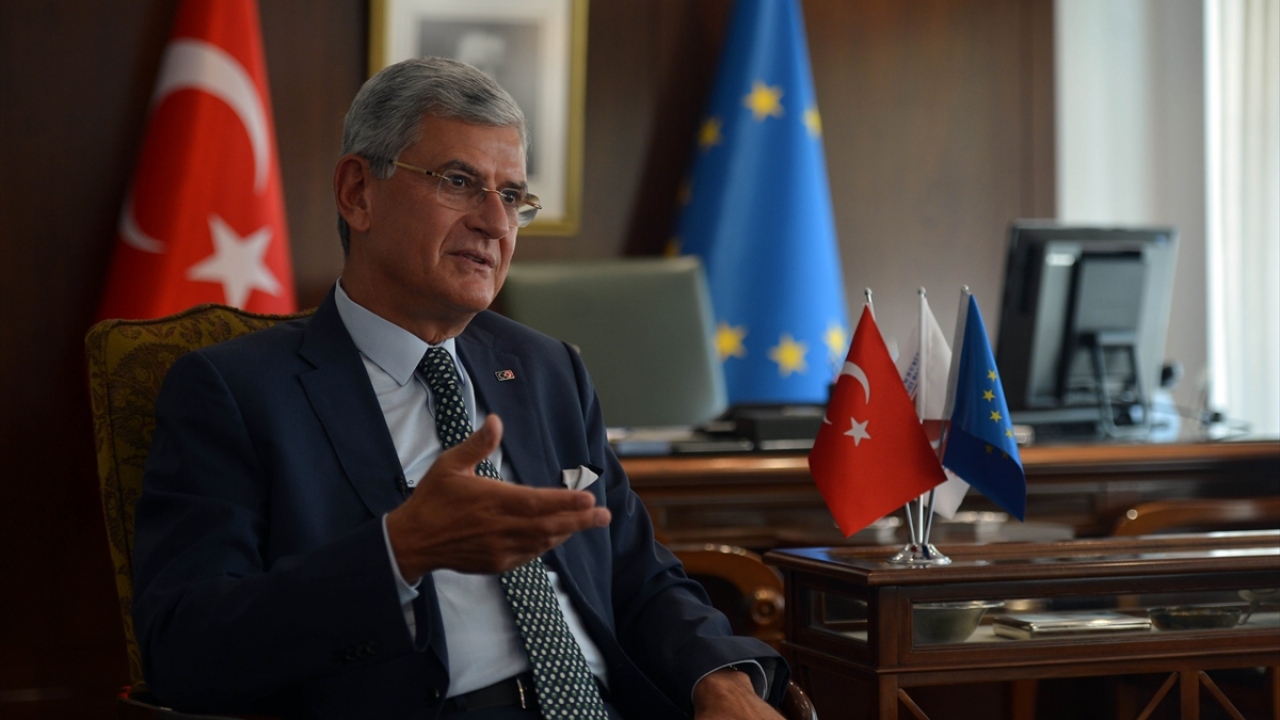 BM Genel Kurulunda, uluslararası toplumun genel düşüncesini yansıtan kararlar alınıyor.