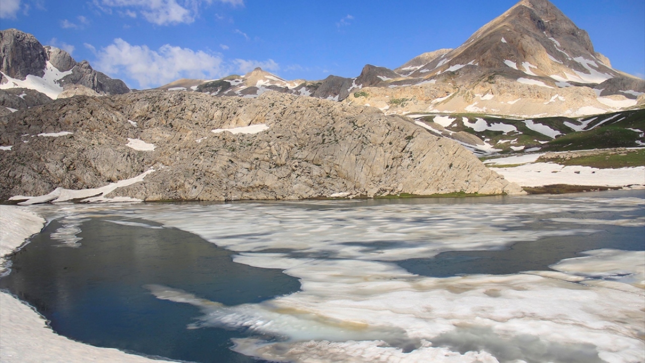 Doğaseverlerden Hasan Yumak, yaptığı açıklamada, Kepır Yaylası`nın doğasına hayran kaldığını söyledi. 