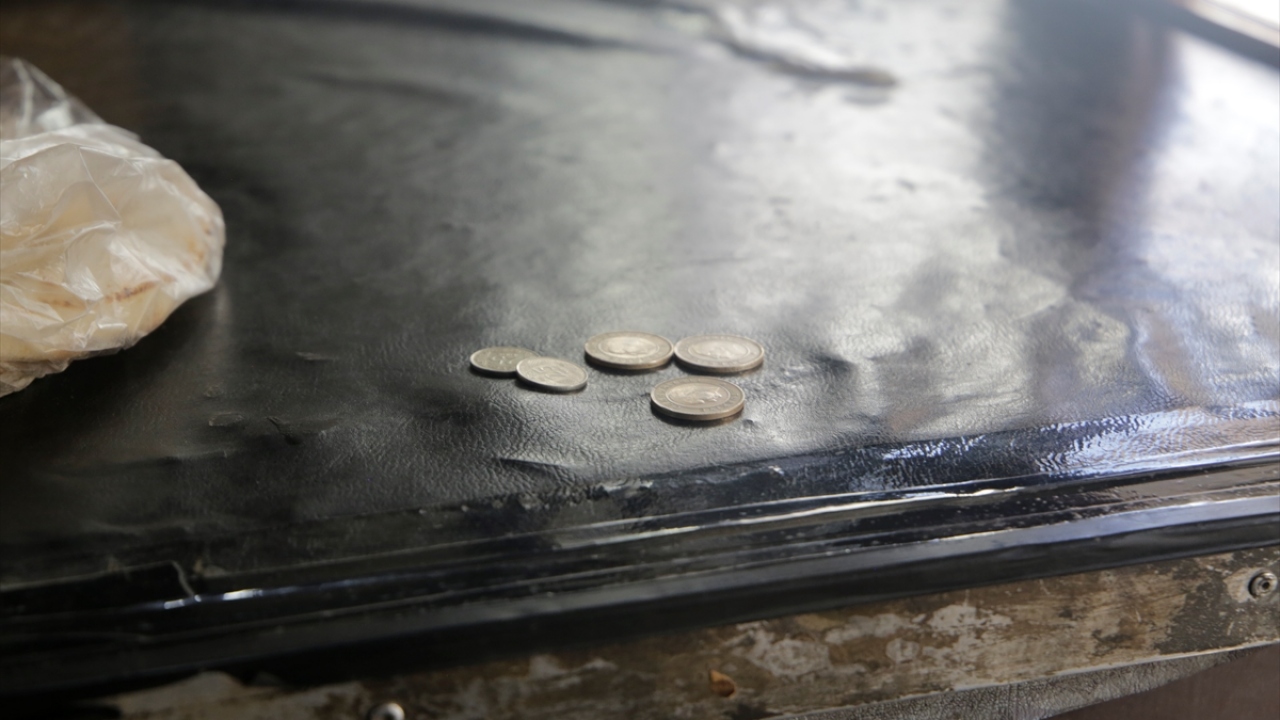 Bu yılında başında 1 dolar 1000 SL`ye denk gelirken, son günlerde 4000 SL seviyelerine yaklaşmıştı.