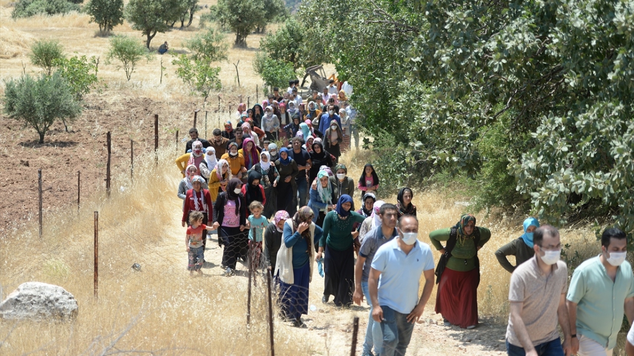 9 çocuğu yetim bırakan katliamdan geriye acı, gözyaşı kaldı.