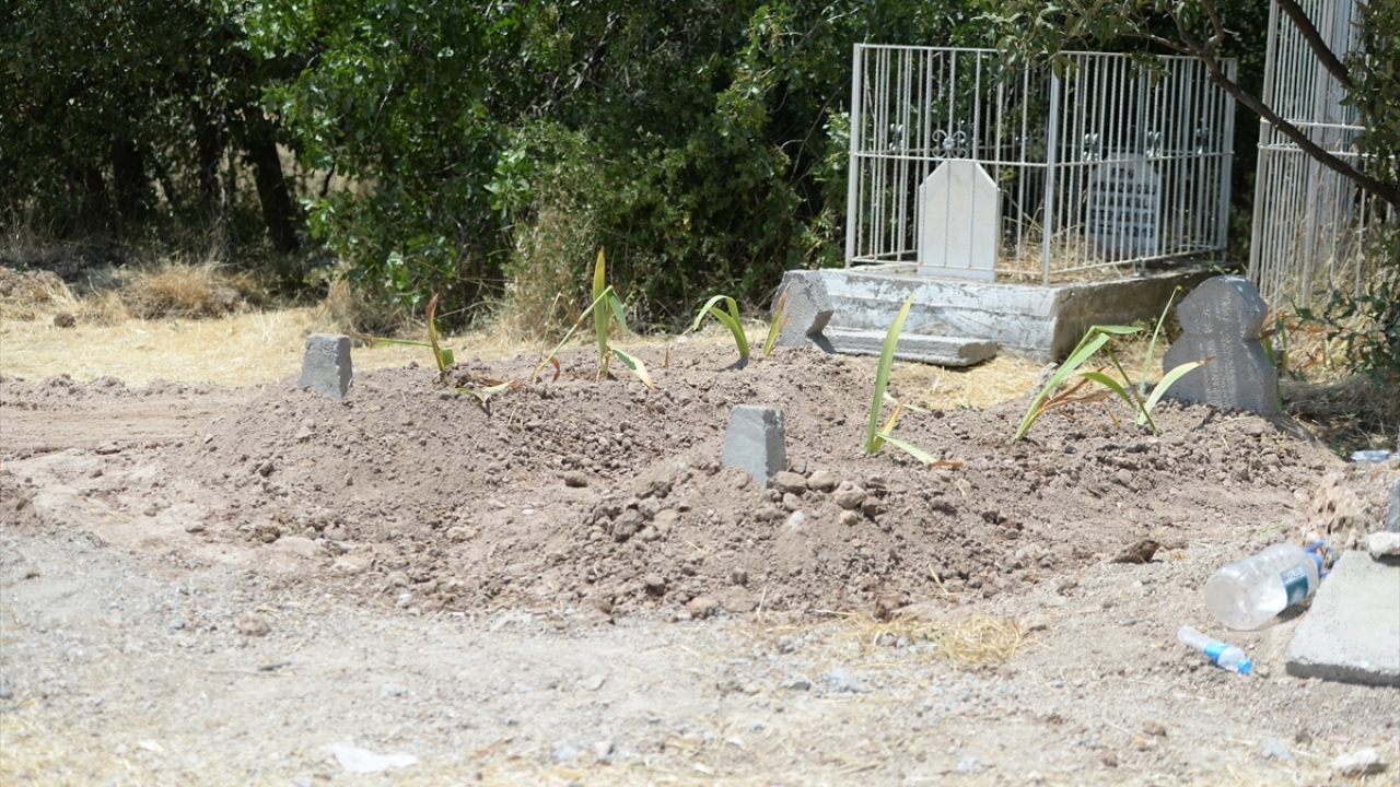 Bektaş`ın ikiz çocuklarının daha henüz kırkı çıkmadığı öğrenildi.