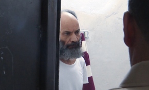 Libya’da TRT Haber, darbeci Hafter’e bağlı komutanla hücrede konuştu