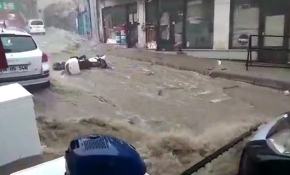 Bursa'da sağanak sele dönüştü