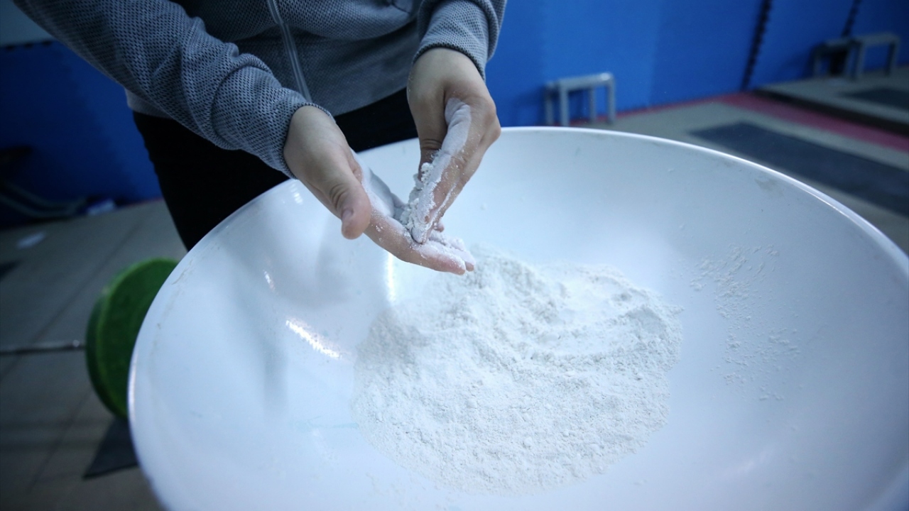 "Spor salonlarına kavuşmanın mutluluğunu yaşıyoruz"