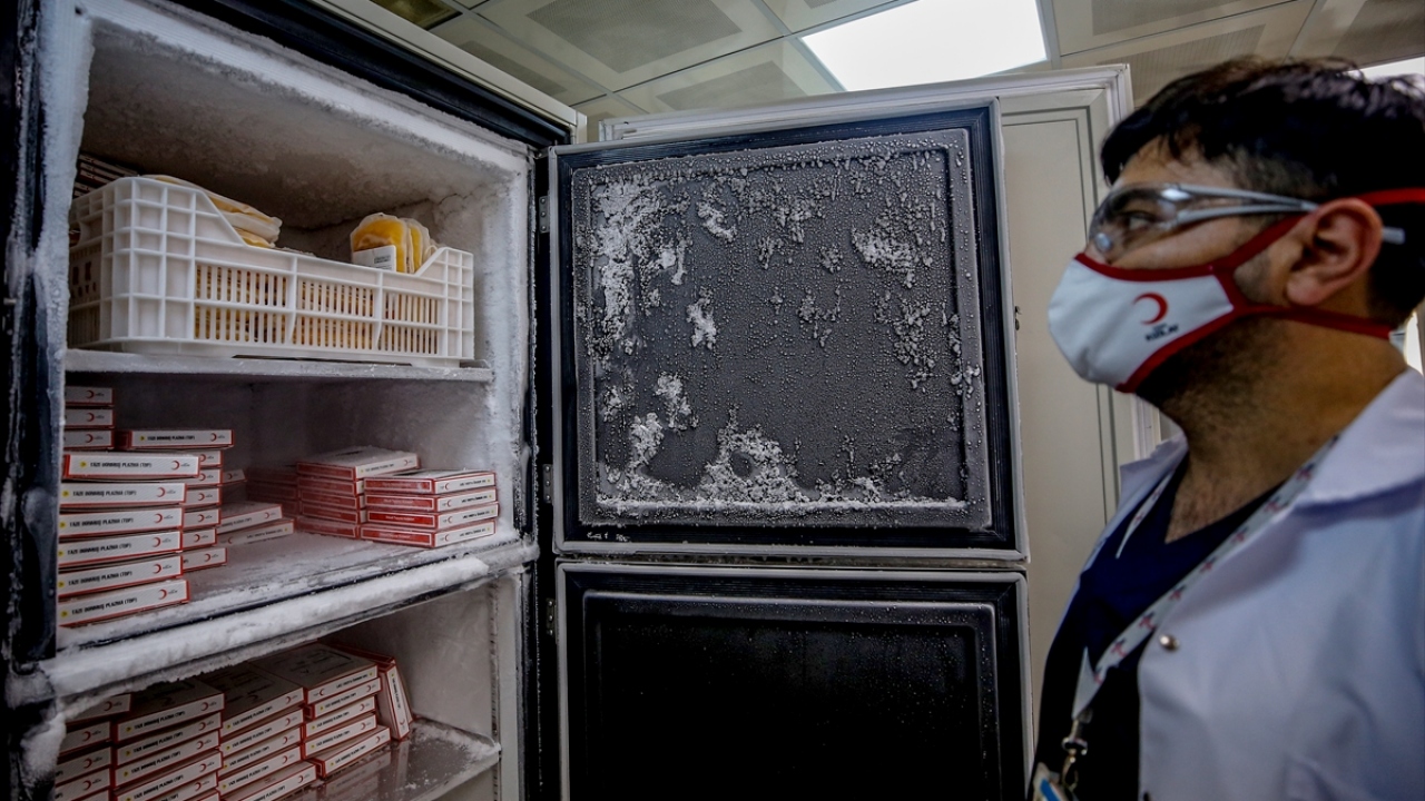 Antalya, Isparta ve Burdur illerinden sorumlu Türk Kızılay Batı Akdeniz Bölge Kan Merkezinin ekipleri de bu süreçte yoğun mesai harcıyor.